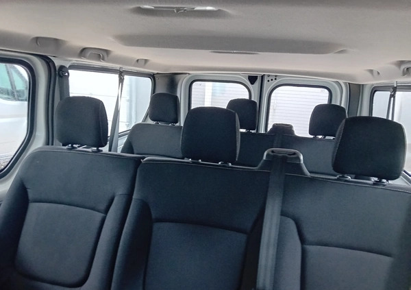 Renault Trafic cena 69900 przebieg: 105000, rok produkcji 2015 z Jędrzejów małe 436